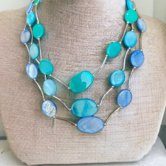 Unbranded Jewelry - Shades of Turquoise Blue Three Strand Beaded Shell Necklace Silver Tone 19-22”